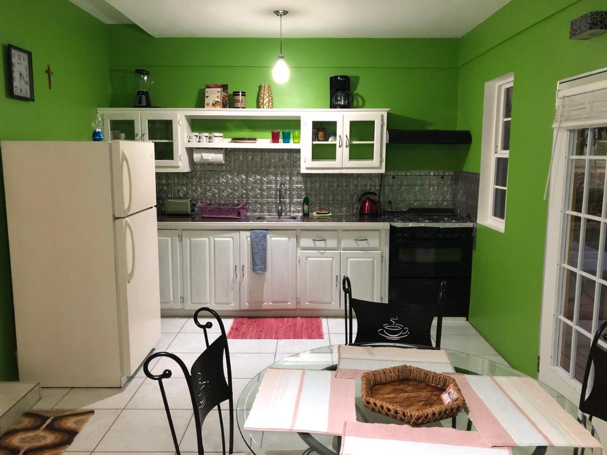 Tropical Apartments Tobago Scarborough Ngoại thất bức ảnh